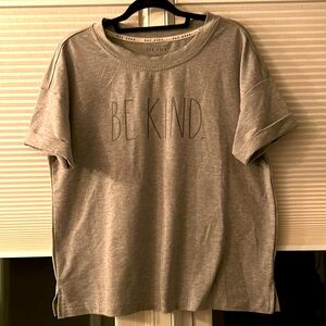 Rae Dunn  “be kind”basic short cuff sleeve T-shirt L